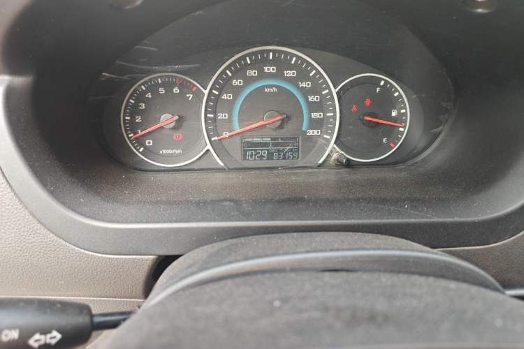Used Wuling Rongguang V 2016 1.5L Standard Version Odometer Close Up