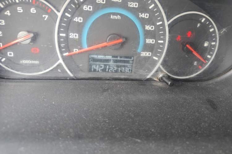 Used Wuling Rongguang V 2016 1.5L Standard Version Odometer Close Up