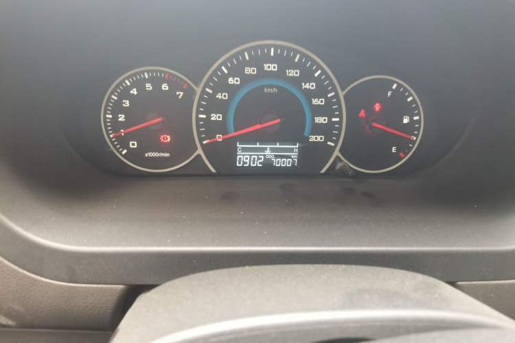 Used Wuling Rongguang V 2016 1.5L Standard Version Odometer Close Up