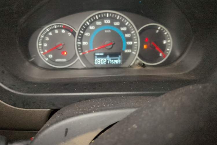 Used Wuling Rongguang V 2016 1.5L Standard Version Odometer Close Up