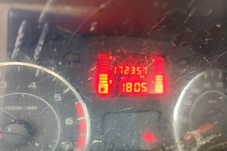 Used Wuling Rongguang V 2016 1.5L Practical Version Odometer Close Up