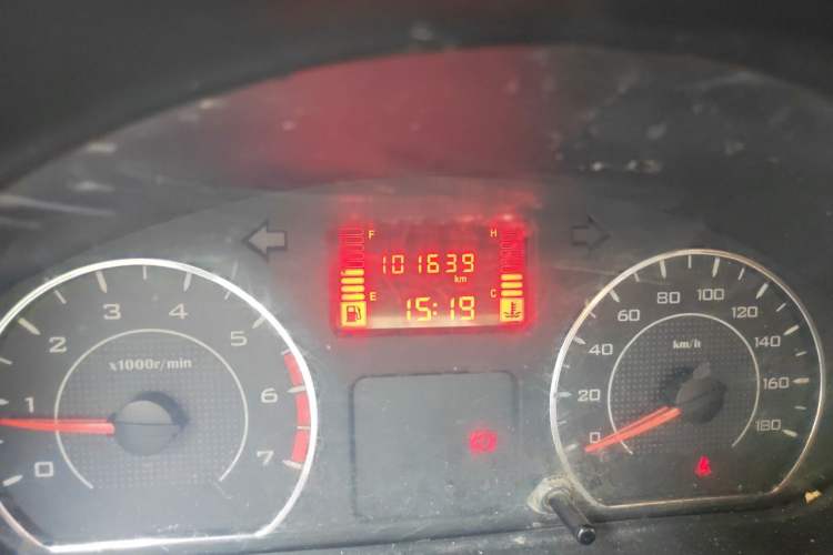 Used Wuling Rongguang V 2016 1.2L Practical Version Odometer Close Up