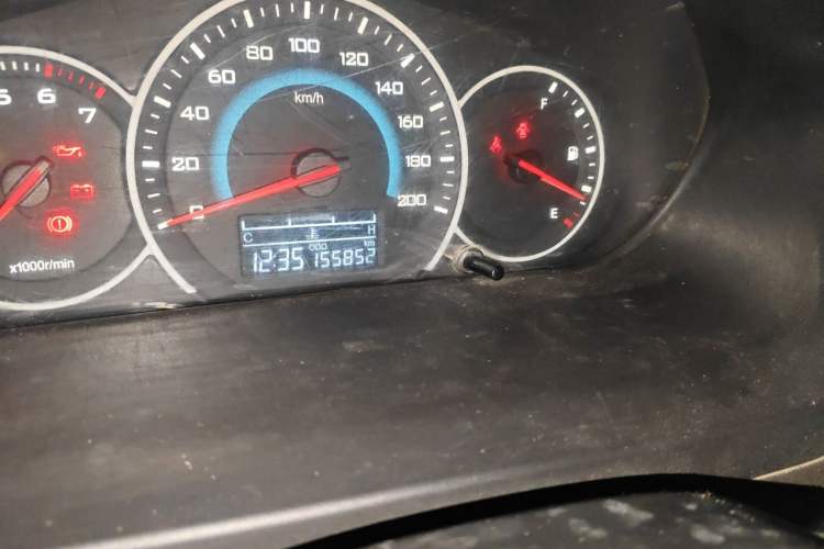 Used Wuling Rongguang V 2016 1.5L Standard Version Odometer Close Up