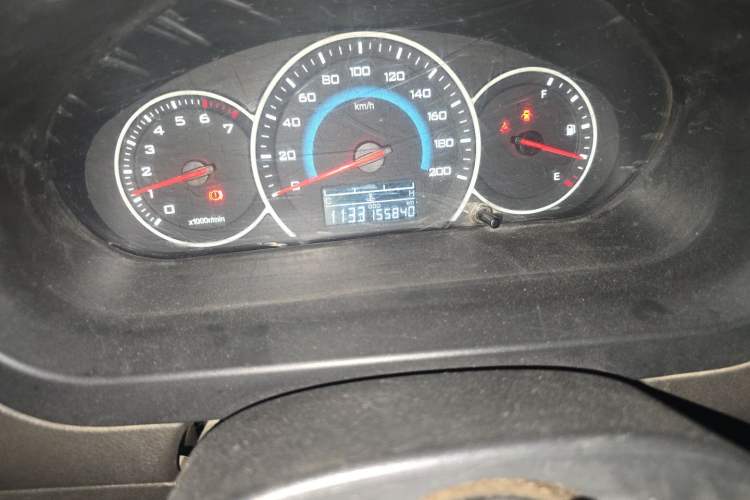 Used Wuling Rongguang V 2016 1.5L Standard Version Odometer Close Up