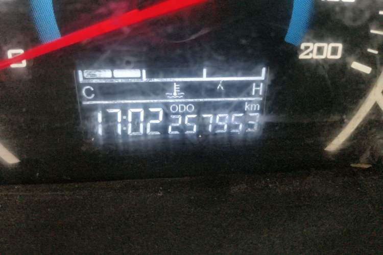 Used Wuling Rongguang V 2016 1.2L Standard Version Odometer Close Up