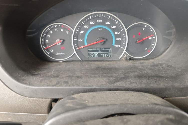 Used Wuling Rongguang V 2016 1.5L Standard Version Odometer Close Up