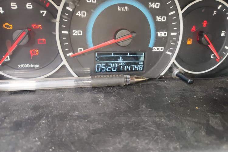 Used Wuling Rongguang V 2016 1.5L Standard Version Odometer Close Up