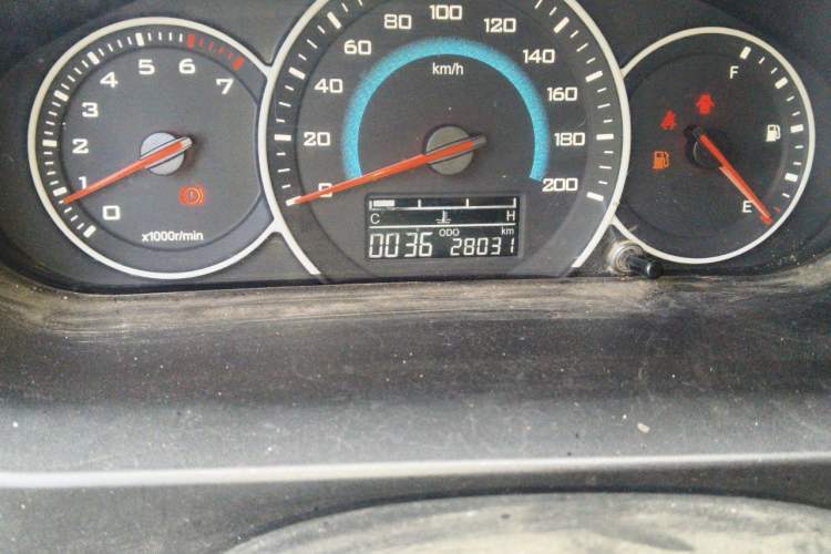 Used Wuling Rongguang V 2016 1.2L Standard Version Odometer Close Up