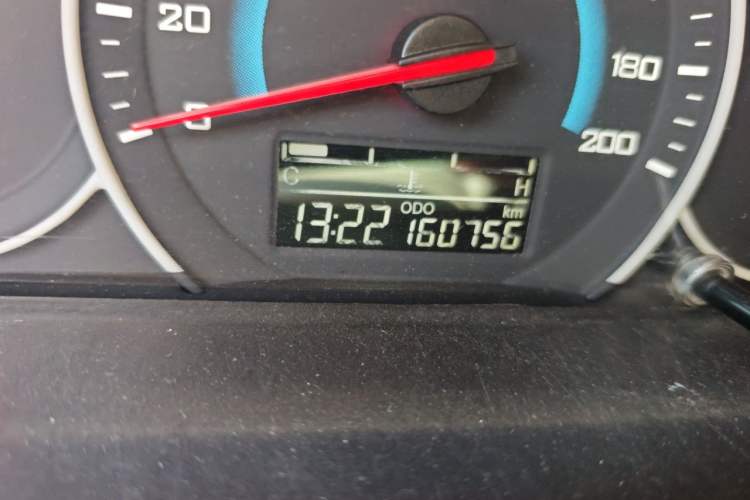 Used Wuling Rongguang V 2016 1.5L Standard Version Odometer Close Up