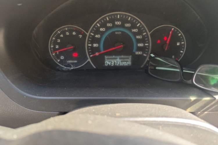 Used Wuling Rongguang V 2016 1.5L Standard Version Odometer Close Up