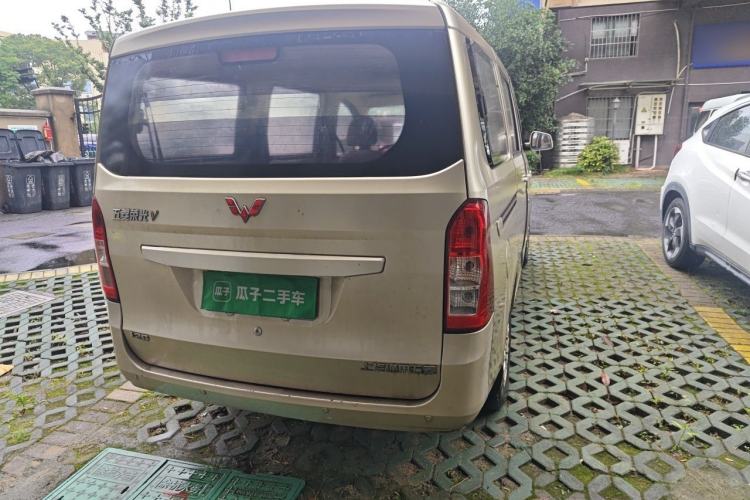 Used Wuling Rongguang V 2016 1.2L Standard Version Rear