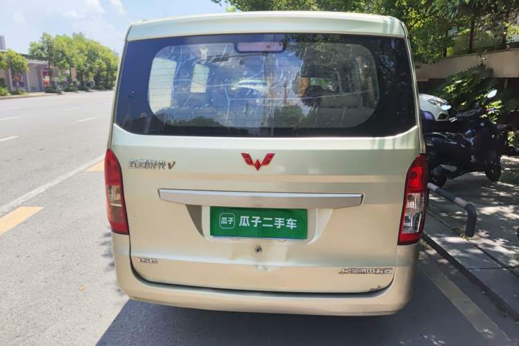 Used Wuling Rongguang V 2016 1.5L Practical Version Non-Power-Assisted Rear