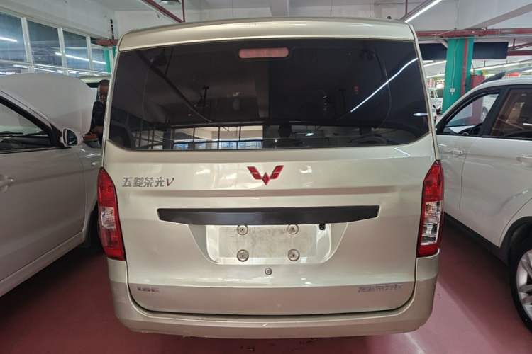 Used Wuling Rongguang V 2016 1.5L Practical Version Rear