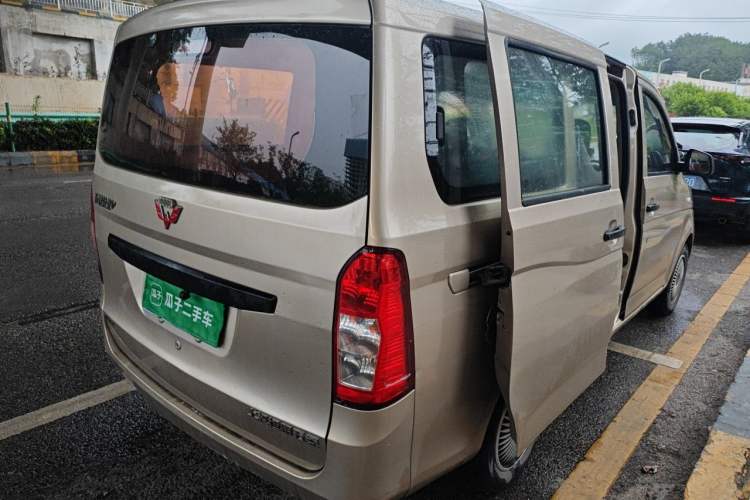 Used Wuling Rongguang V 2016 1.2L Practical Version Rear Right 45 Deg