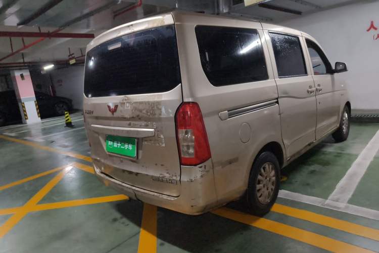 Used Wuling Rongguang V 2016 1.5L Standard Version Rear Right 45 Deg