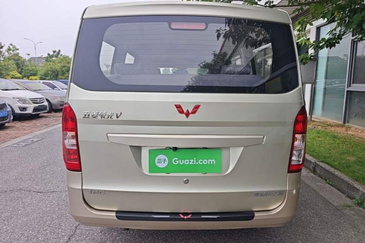Used Wuling Rongguang V 2016 1.2L Standard Version Rear