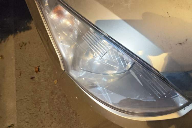 Used Wuling Rongguang V 2016 1.5L Standard Version Right Front Headlight