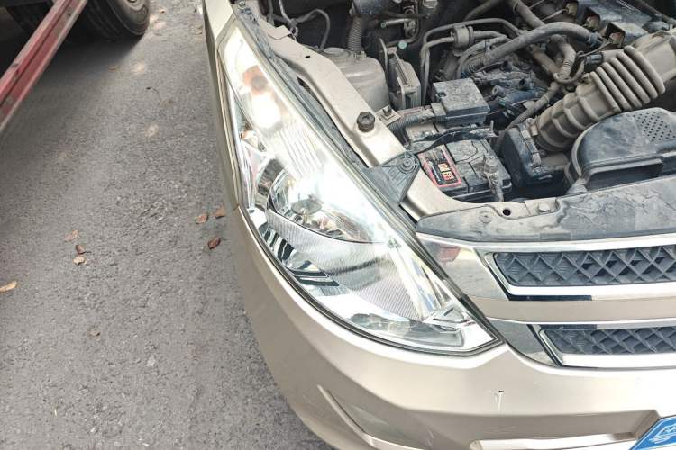 Used Wuling Rongguang V 2016 1.5L Standard Version Right Front Headlight