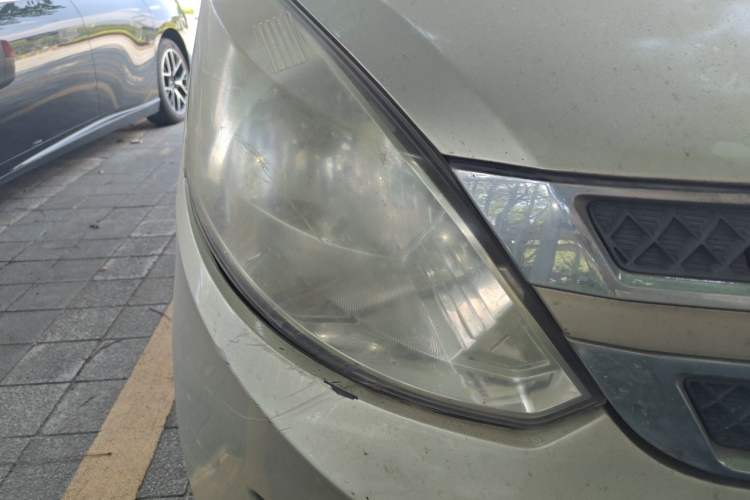 Used Wuling Rongguang V 2016 1.5L Standard Version Right Front Headlight