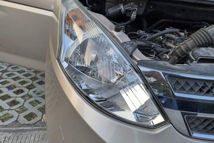 Used Wuling Rongguang V 2016 1.5L Standard Version Right Front Headlight