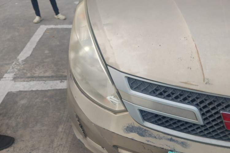 Used Wuling Rongguang V 2016 1.2L Practical Model Non-Power-Assisted Right Front Headlight