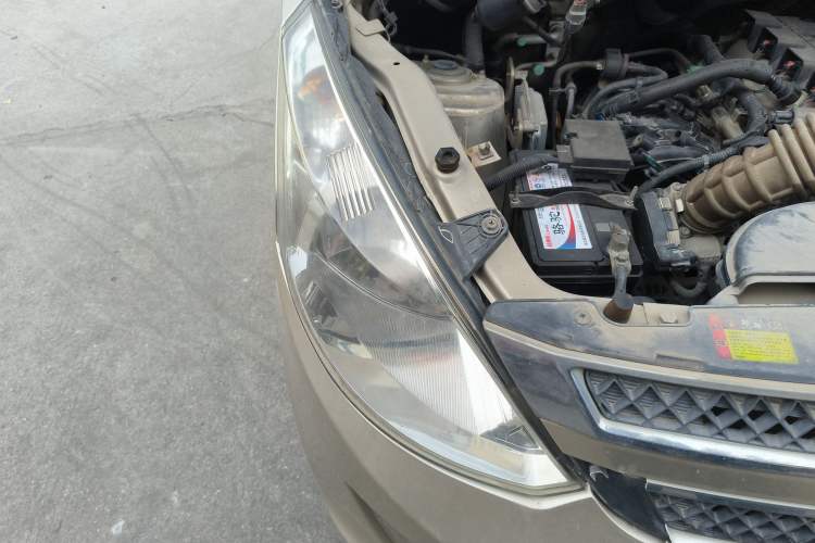 Used Wuling Rongguang V 2016 1.5L Standard Version Right Front Headlight