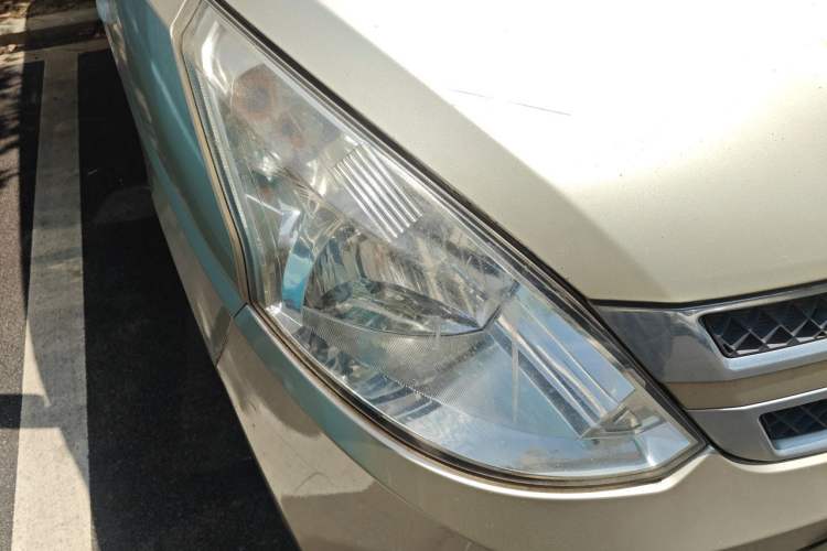 Used Wuling Rongguang V 2016 1.2L Standard Version Right Front Headlight
