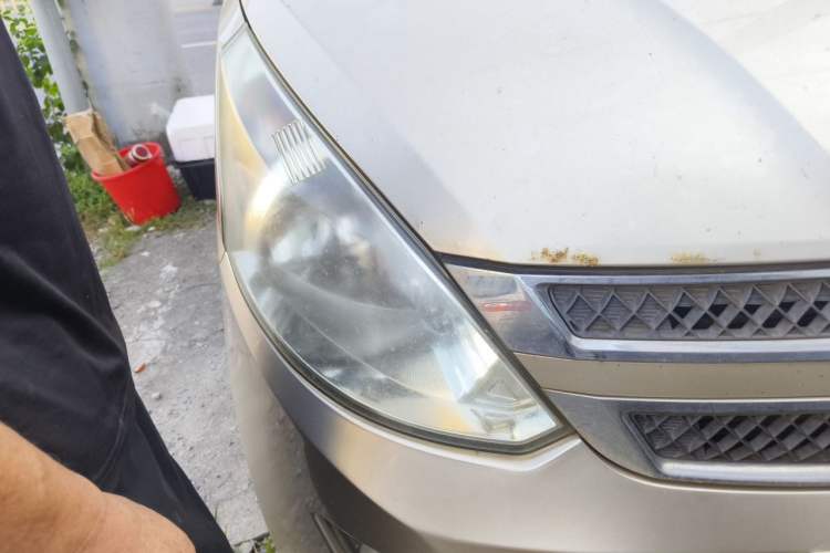 Used Wuling Rongguang V 2016 1.5L Standard Version Right Front Headlight