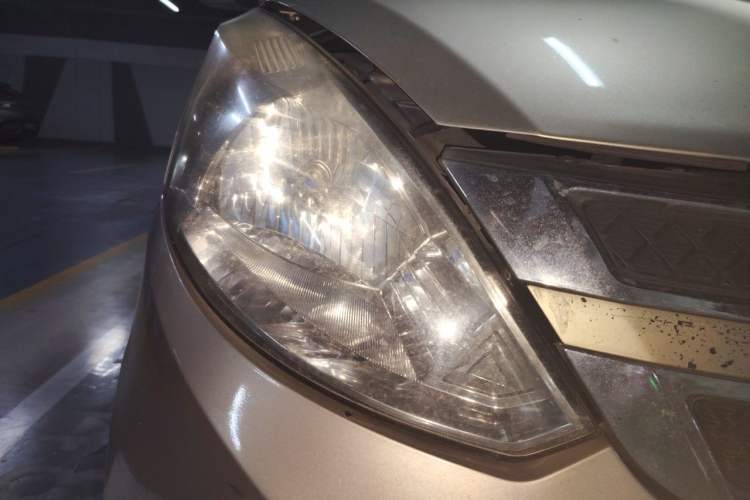 Used Wuling Rongguang V 2016 1.5L Standard Version Right Front Headlight