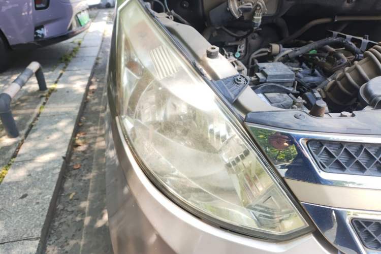 Used Wuling Rongguang V 2016 1.5L Practical Version Non-Power-Assisted Right Front Headlight