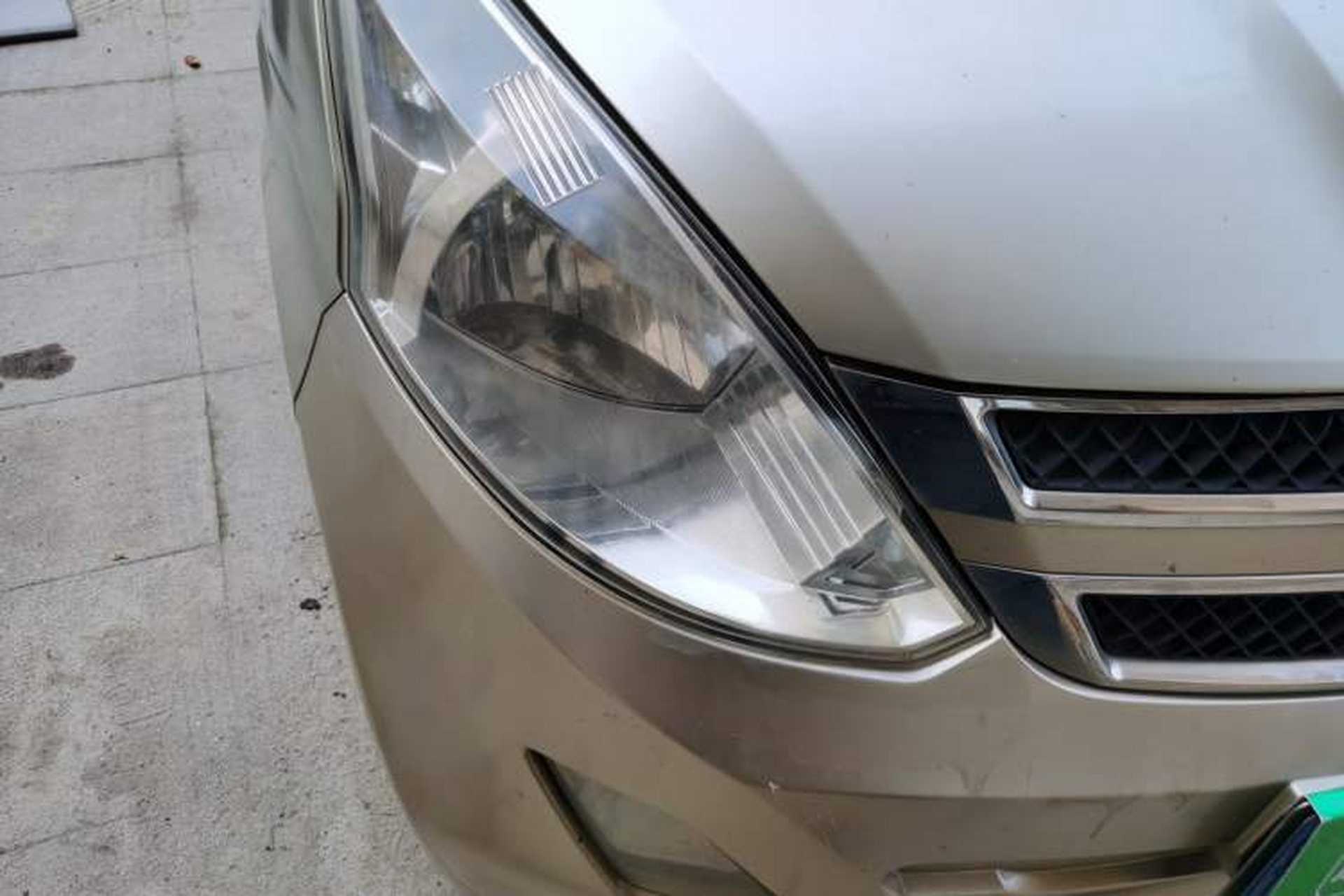 Used Wuling Rongguang V 2016 1.5L Standard Version Right Front Headlight