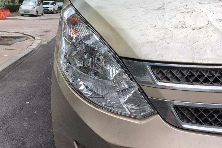 Used Wuling Rongguang V 2016 1.5L Standard Version Right Front Headlight