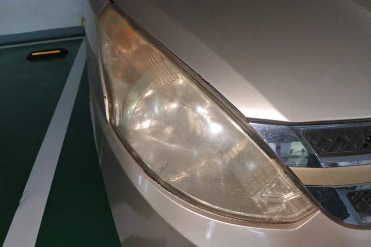 Used Wuling Rongguang V 2016 1.5L Standard Version Right Front Headlight