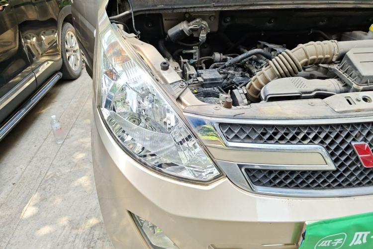 Used Wuling Rongguang V 2016 1.5L Standard Version Right Front Headlight