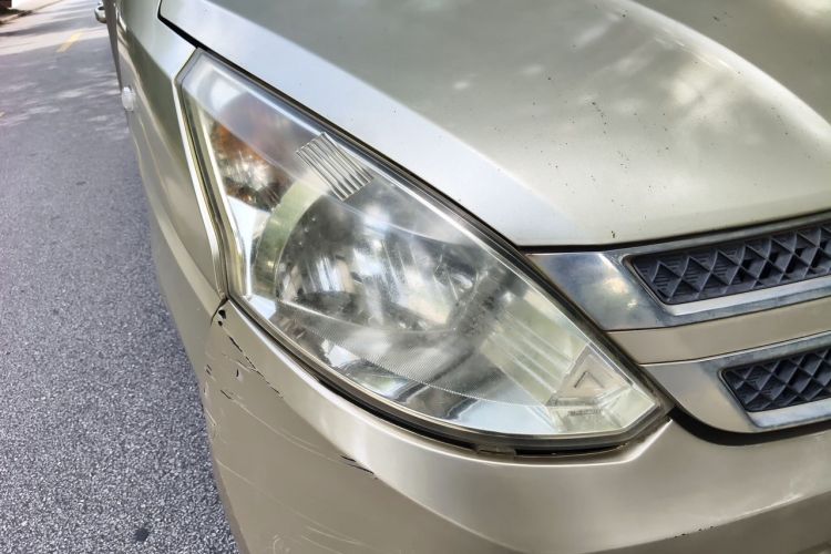 Used Wuling Rongguang V 2016 1.2L Standard Version Right Front Headlight