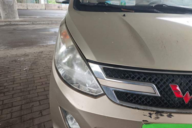 Used Wuling Rongguang V 2016 1.5L Standard Version Right Front Headlight