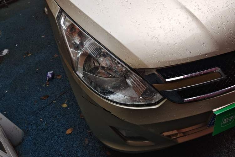 Used Wuling Rongguang V 2016 1.2L Standard Version Right Front Headlight