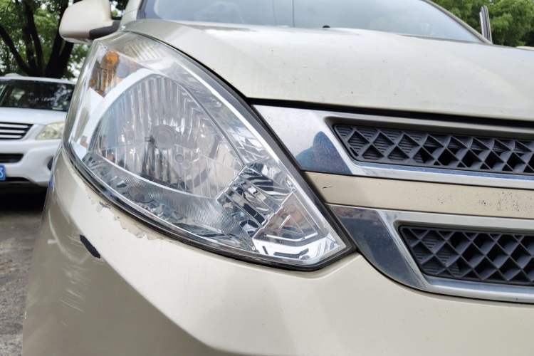 Used Wuling Rongguang V 2016 1.5L Standard Version Right Front Headlight