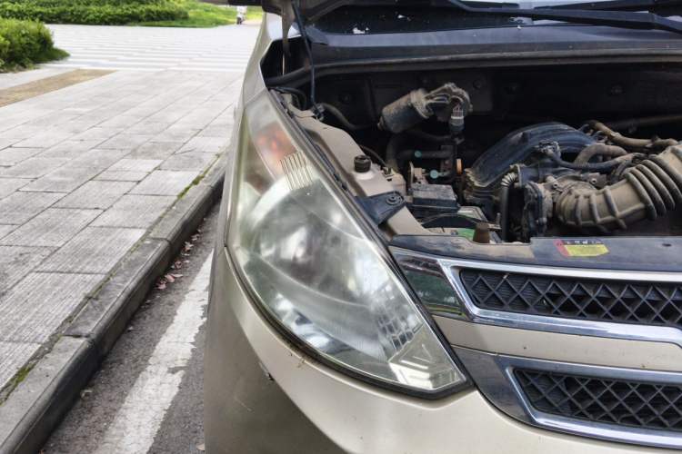 Used Wuling Rongguang V 2016 1.2L Standard Version Right Front Headlight