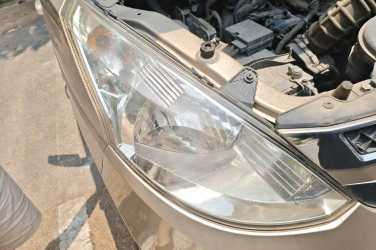 Used Wuling Rongguang V 2016 1.5L Standard Version Right Front Headlight