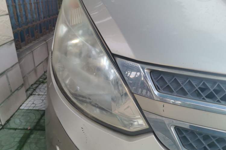 Used Wuling Rongguang V 2016 1.5L Standard Version Right Front Headlight