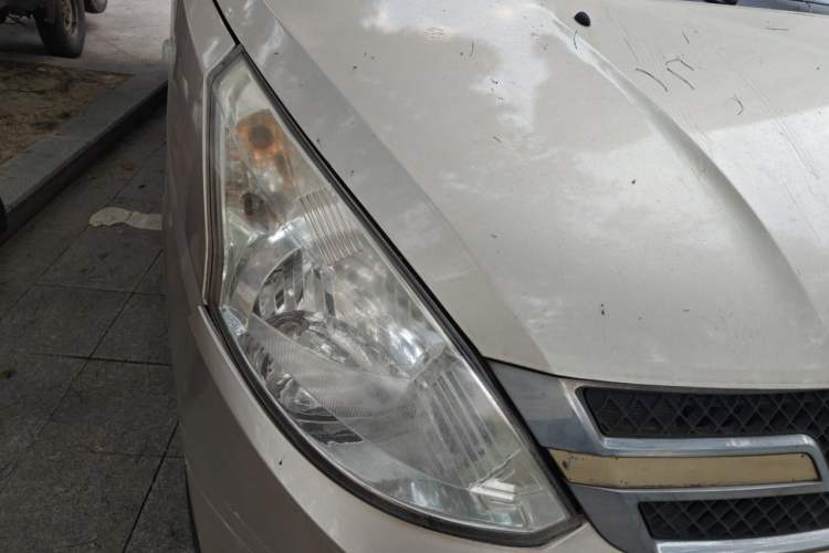 Used Wuling Rongguang V 2016 1.5L Standard Version Right Front Headlight