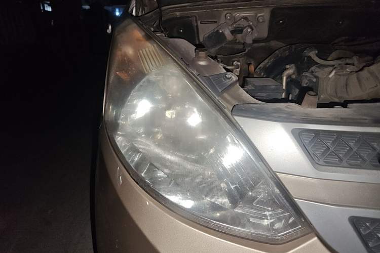 Used Wuling Rongguang V 2016 1.2L Practical Model Non-Power-Assisted Right Front Headlight