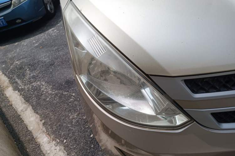 Used Wuling Rongguang V 2016 1.2L Practical Version Right Front Headlight