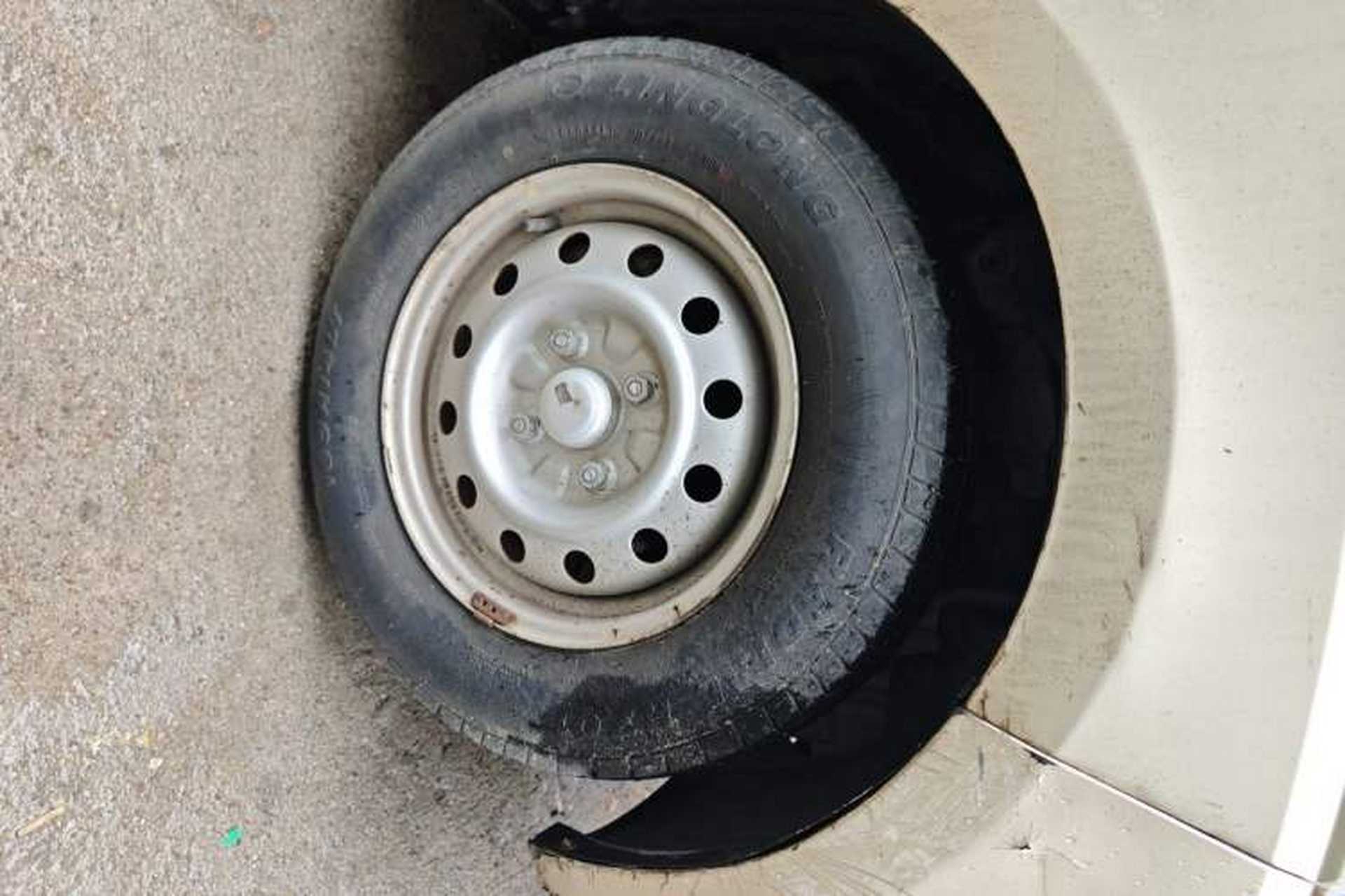 Used Wuling Rongguang V 2016 1.2L Practical Version Right Front Wheel Hub