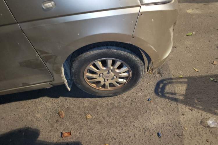 Used Wuling Rongguang V 2016 1.5L Standard Version Right Front Wheel Hub