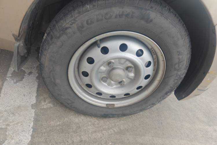 Used Wuling Rongguang V 2016 1.2L Practical Model Non-Power-Assisted Right Front Wheel Hub