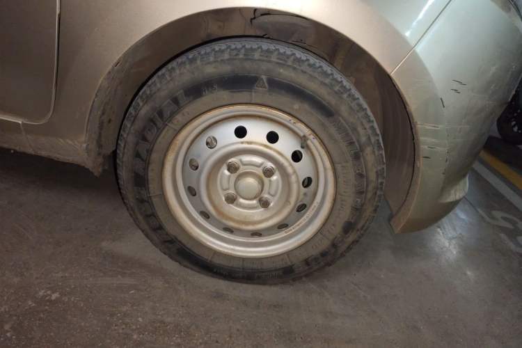 Used Wuling Rongguang V 2016 1.5L Practical Version Non-Power-Assisted Right Front Wheel Hub