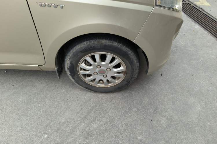 Used Wuling Rongguang V 2016 1.5L Standard Version Right Front Wheel Hub