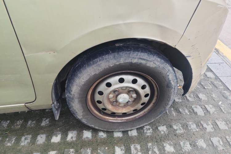 Used Wuling Rongguang V 2016 1.2L Practical Version Right Front Wheel Hub